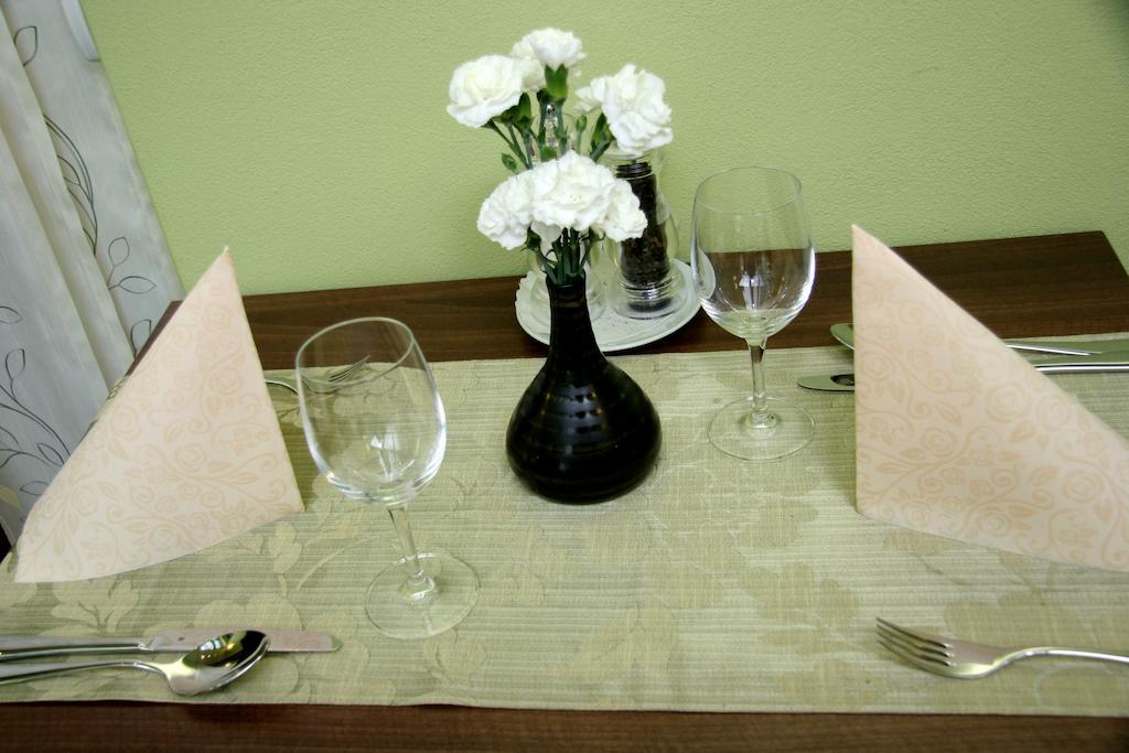 Fine Restaurant & Apartments مالاتسكي الغرفة الصورة