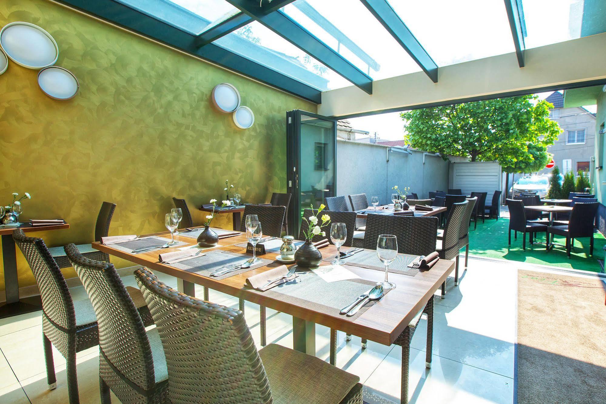 Fine Restaurant & Apartments مالاتسكي المظهر الخارجي الصورة